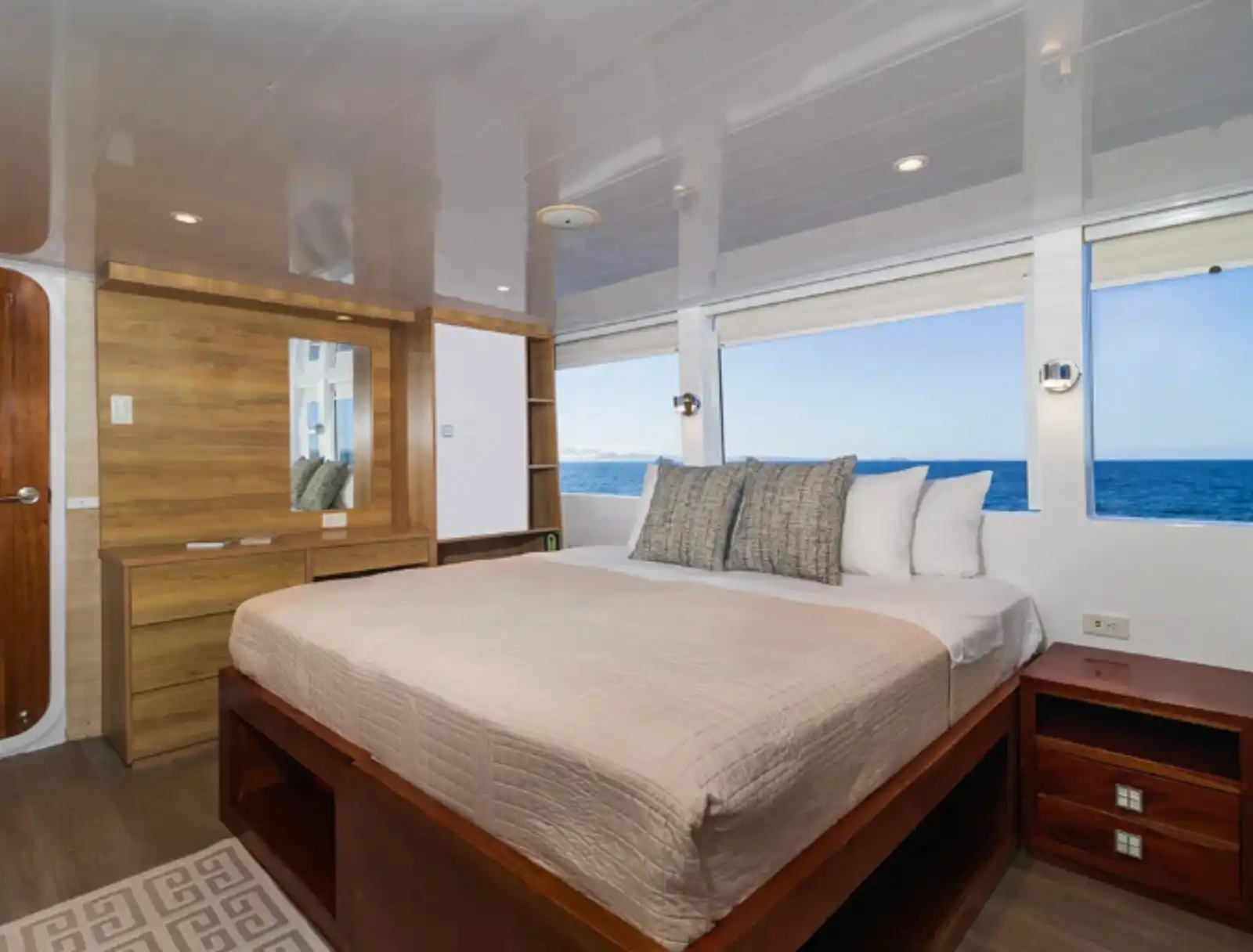 Grand Daphne Galapagos yacht gallery