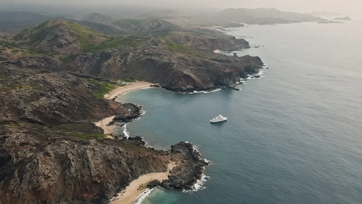 planning a luxury galapagos trip heres why tourism regulations matter expedition editorial galapagos